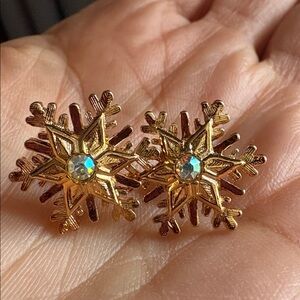Vintage Avon 90s Gold Snowflake w/ Rhinestone Centre Earrings 1/2" NIB Stud